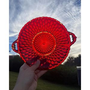 1 Red Indiana Glass scalloped honeycomb pattern dish